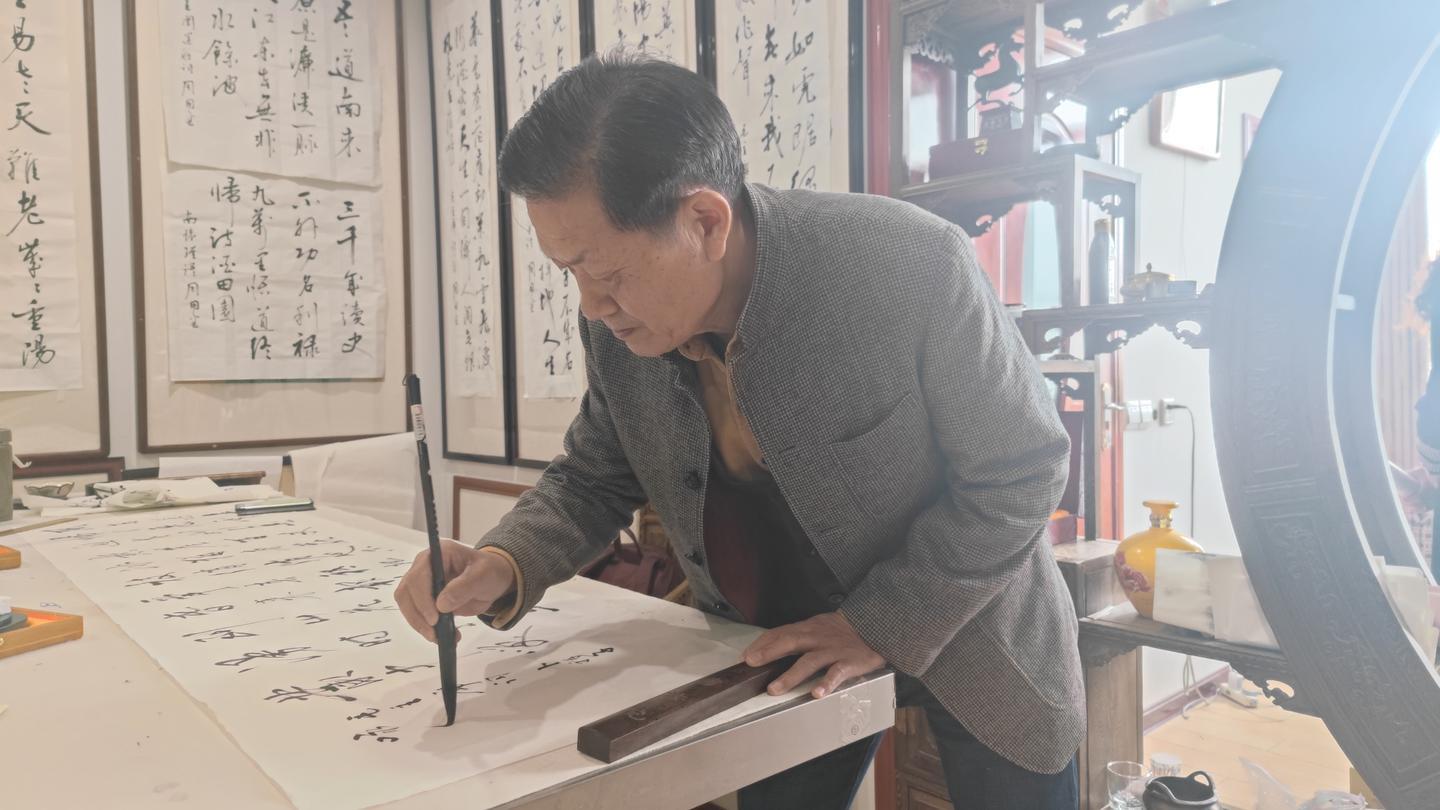 晚上兼职工作的魅力与挑战，以17岁青年为例