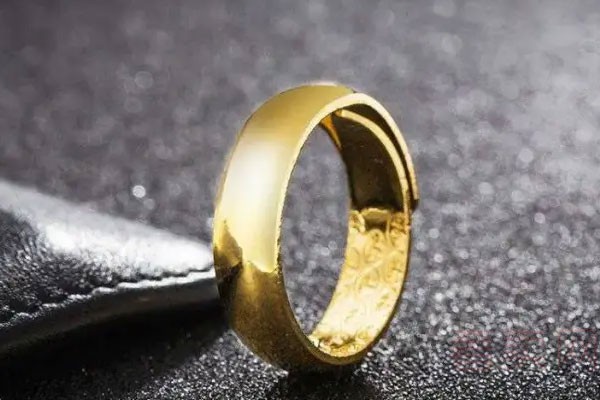金戒指价格