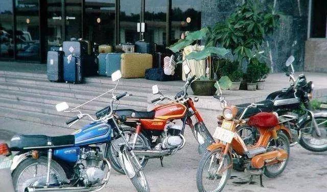 四川125摩托车