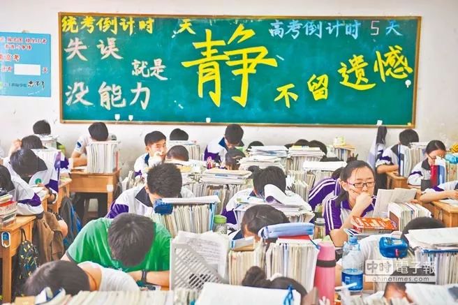 香港搅珠开奖结果20XX年回顾与下载指南，轻松掌握最新动态！注，X代表具体年份，如XXXX）2021年香港搅珠开奖日期表