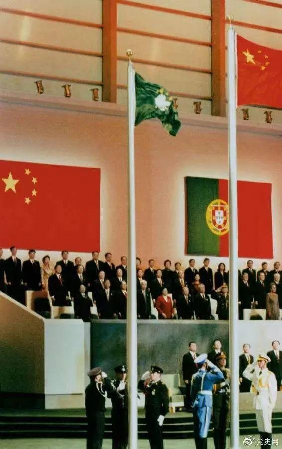 社交媒体搜索法:澳门天天彩开奖结果查询方法最新版