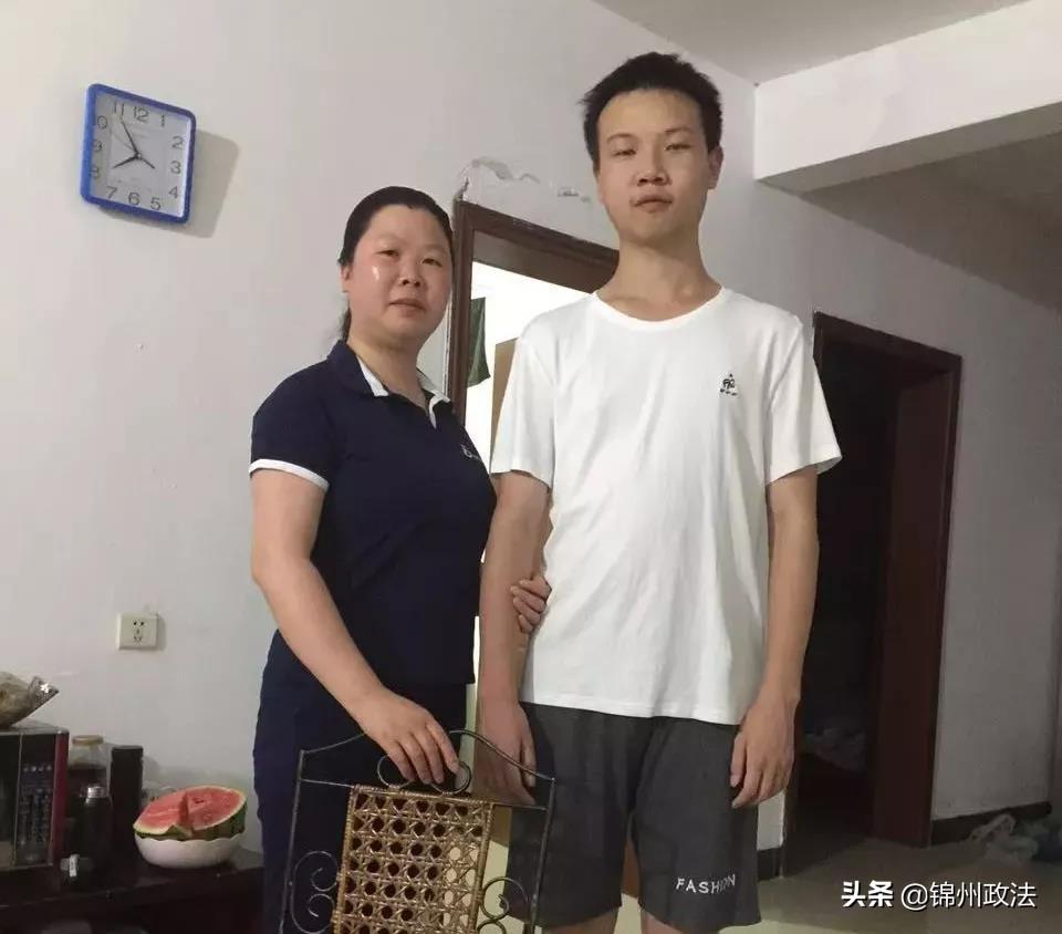 管家婆两组三中三大揭秘，策略与技巧的完美结合之探微篇管家婆三中三号码